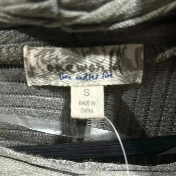 One World Cowl Neck,mixed textured stripe, long top, pocket front,silky soft - Picture 7 of 8